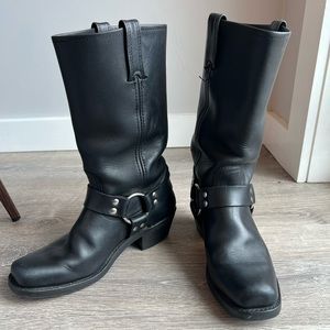 FRYE Harness Square Toe Leather Boot Women’s Size 8